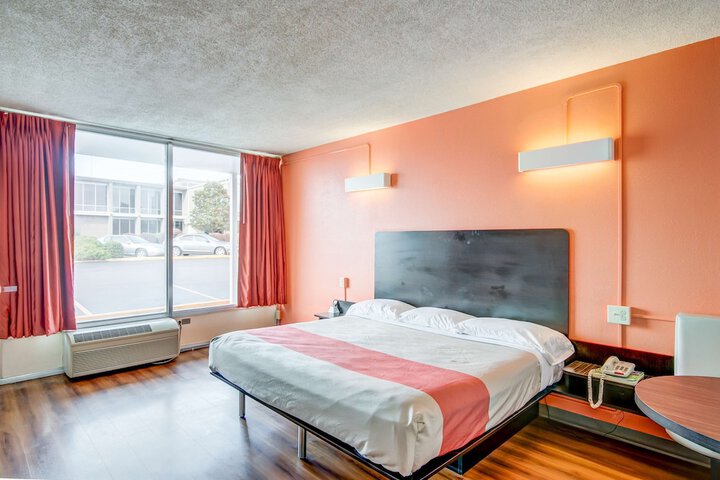 Room 19 of 29