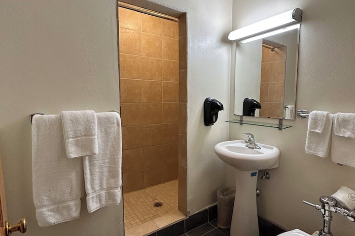 Room 15 of 24