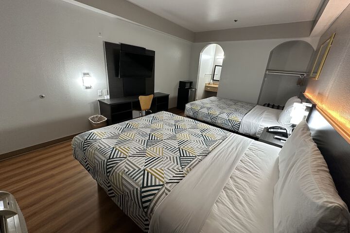 Motel 6 Alvarado TX