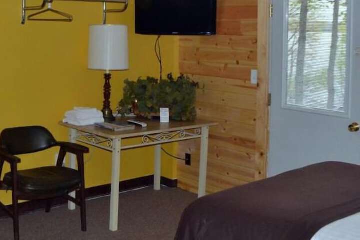 Room 42 of 59