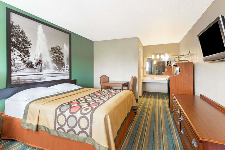 Room 12 of 14