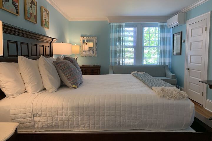 Room 12 of 38