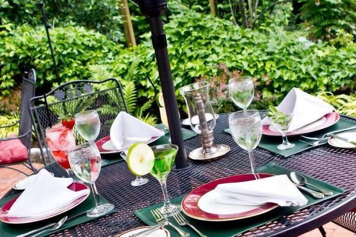 Dining 50 of 61