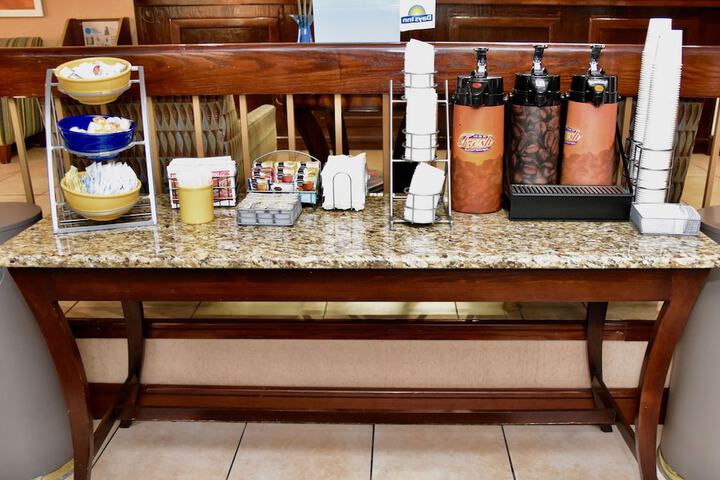 Breakfast/Coffee Service 26 of 35