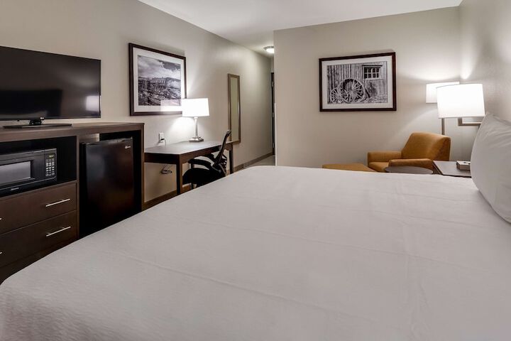 Room 47 of 77