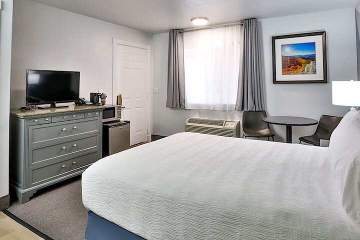 Room 18 of 30