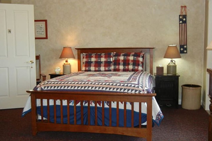 The Feathered Star B & B