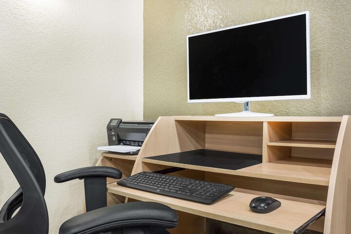 Business Center 24 of 24