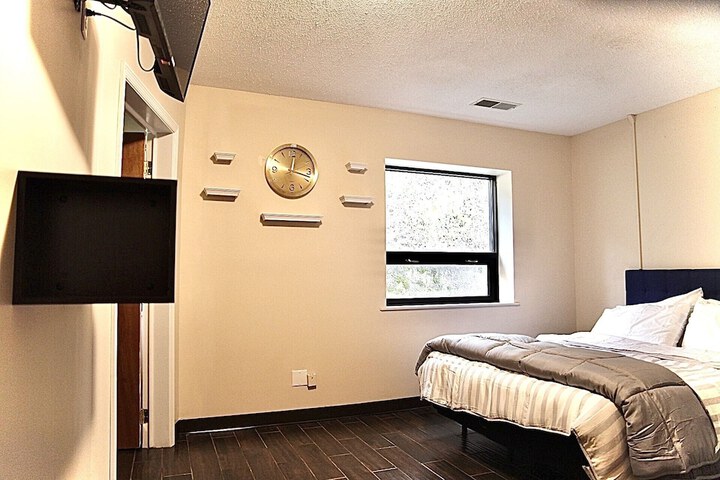 Room 42 of 66