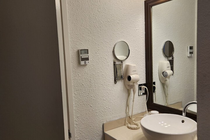 Room 55 of 127