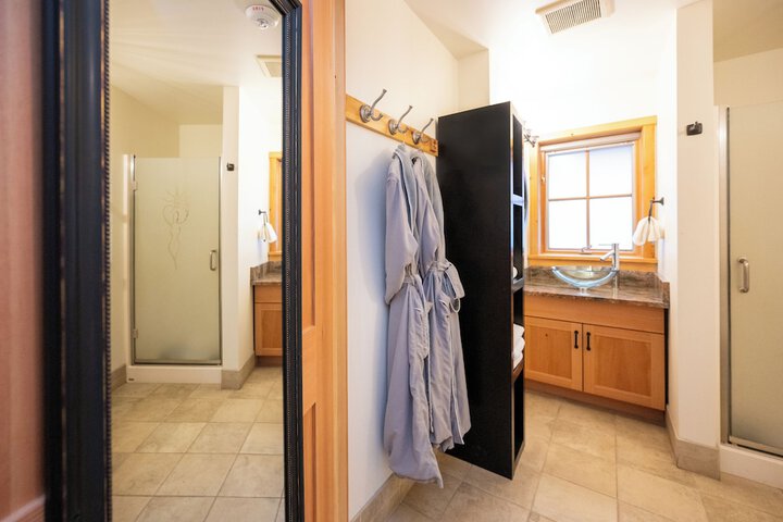 Sleeping Lady Mountain Resort & Spa