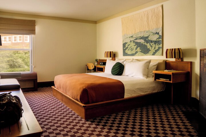 Room 12 of 30