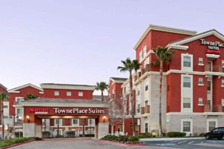 Hotel 2 of 42