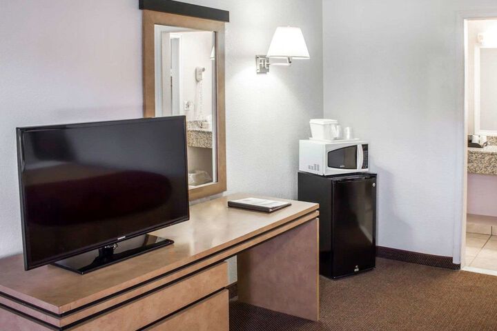 Room 11 of 26