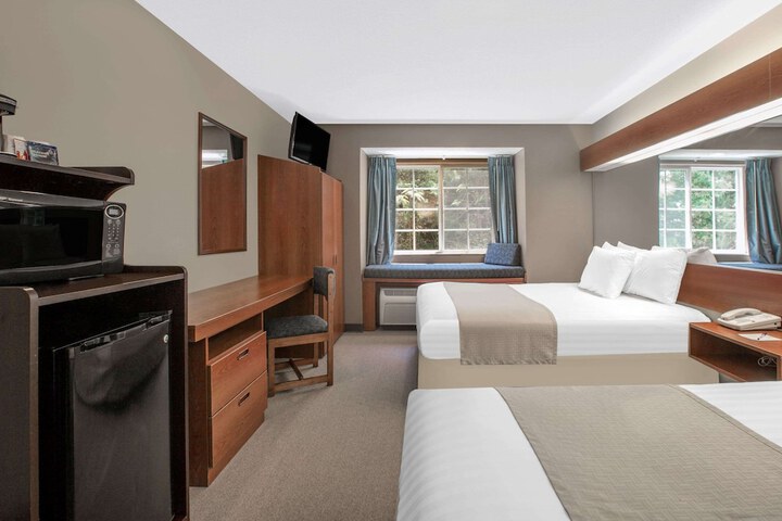 Room 10 of 18