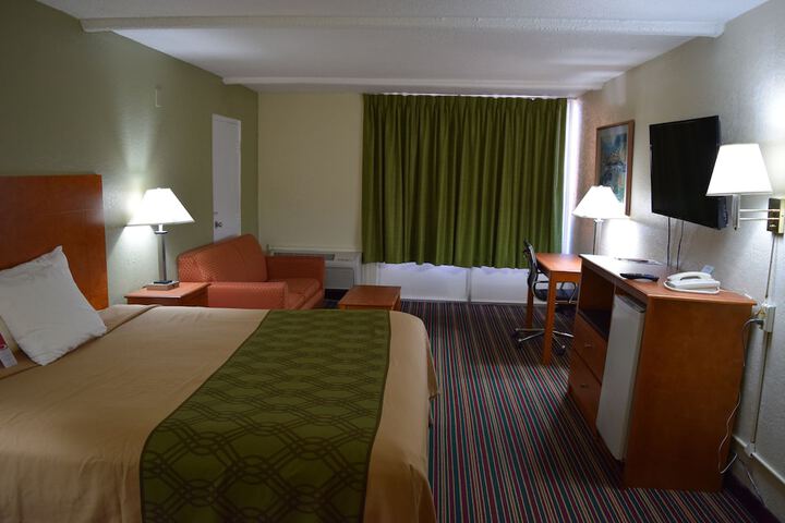 Room 33 of 59