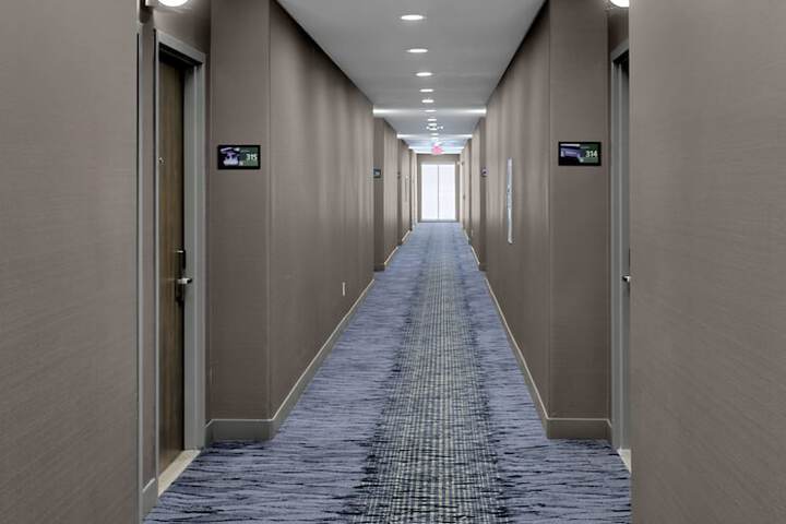 Ballroom/Hall 46 of 50