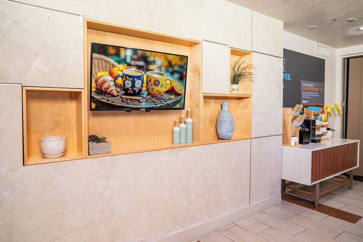 Holiday Inn Express Hotel & Suites Hesperia by IHG