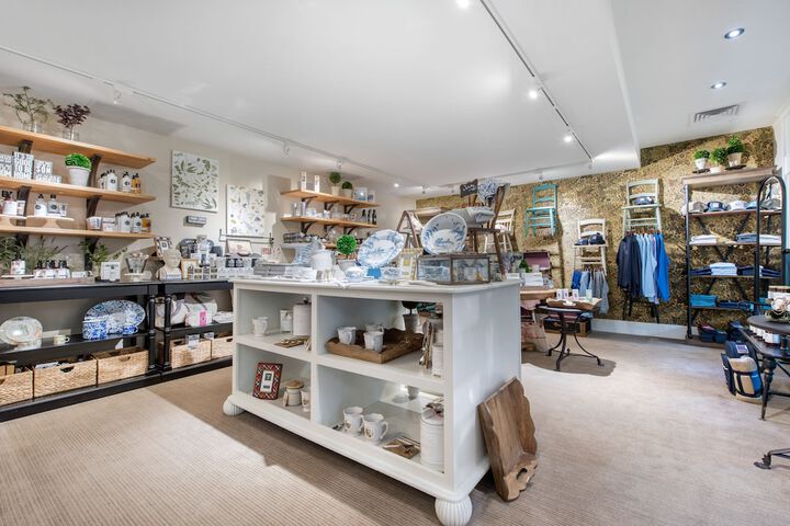 Gift Shop 169 of 185