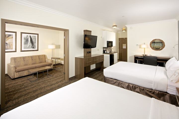Room 17 of 46