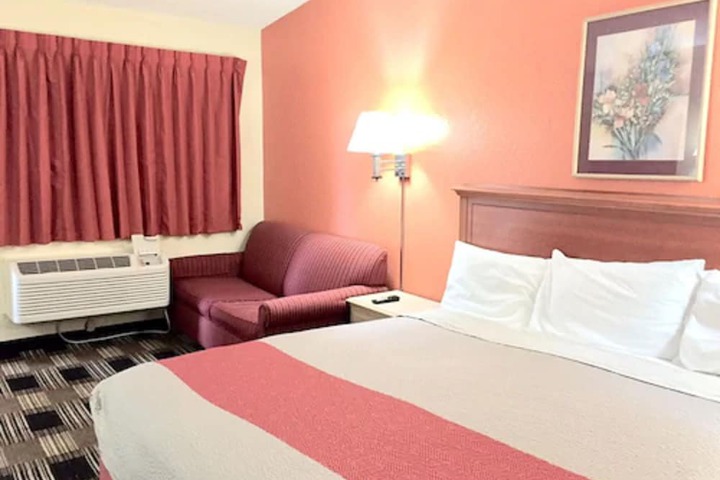 Room 7 of 17