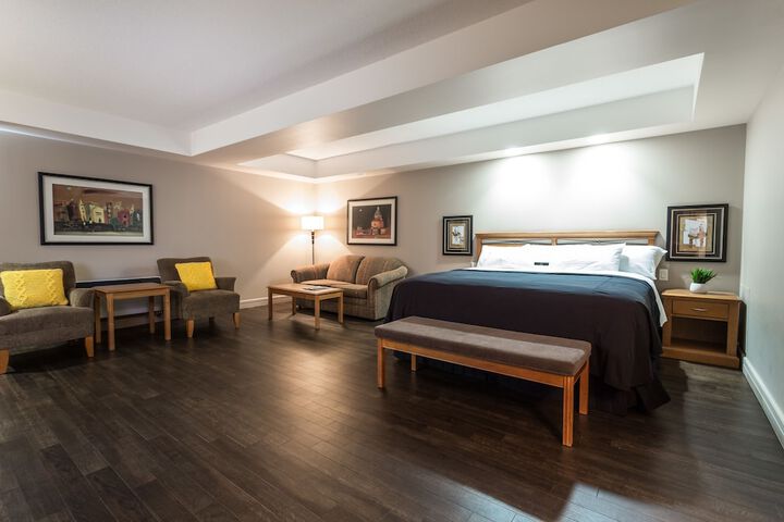 Royal Hotel Edmonton Airport Trademark Collection by Wyndham