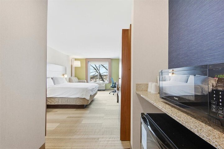 Holiday Inn Express & Suites Bethlehem Arpt-Allentown Area