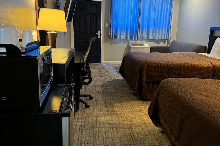 Room 27 of 37
