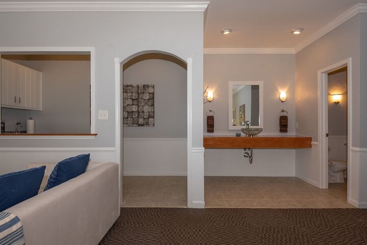 Room 15 of 71