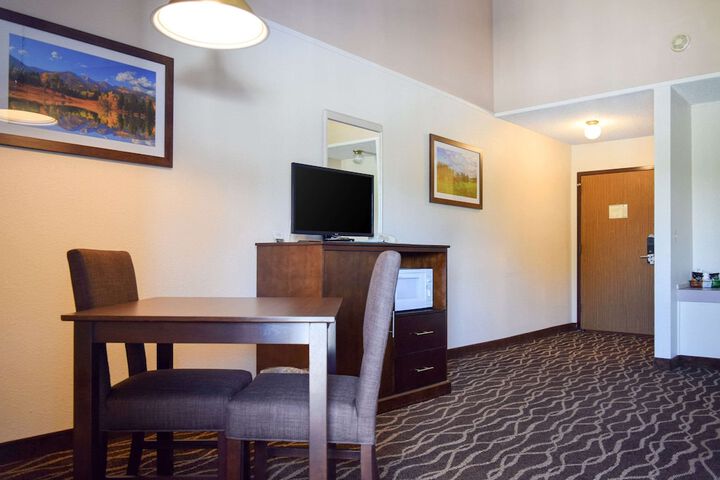 Room 15 of 37