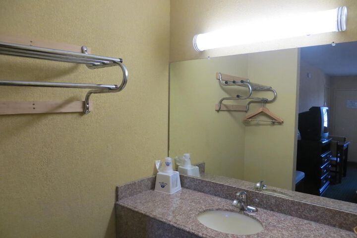 Room 16 of 43