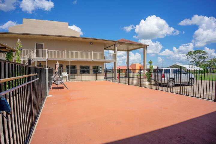 Hotel Exterior 114 of 120