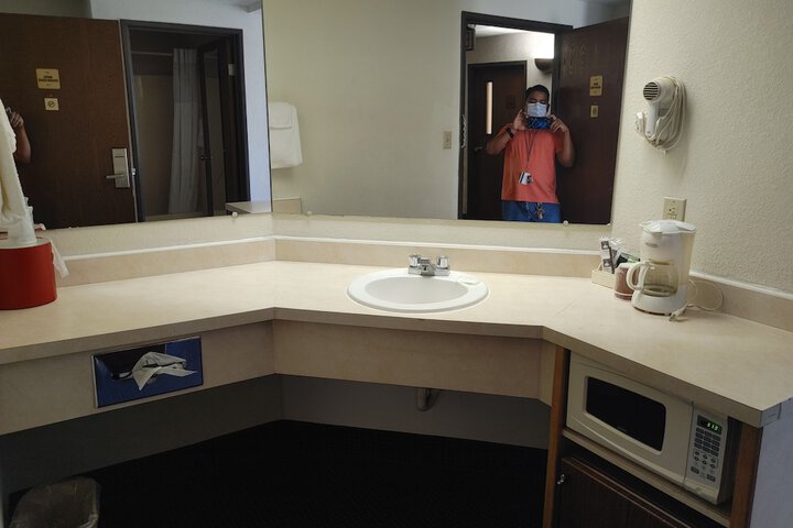 Room 7 of 28