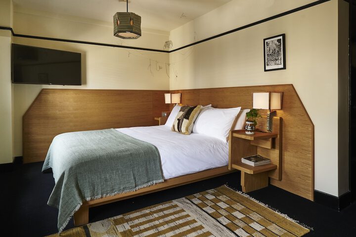 Room 15 of 102