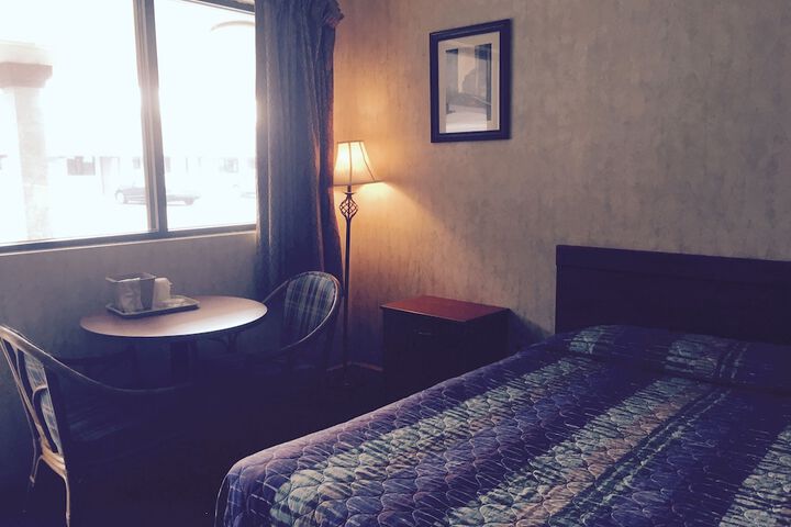 Room 13 of 27