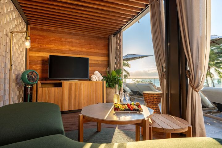Signia by Hilton Diplomat Beach Resort