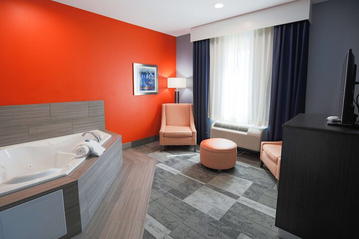 Room 14 of 32