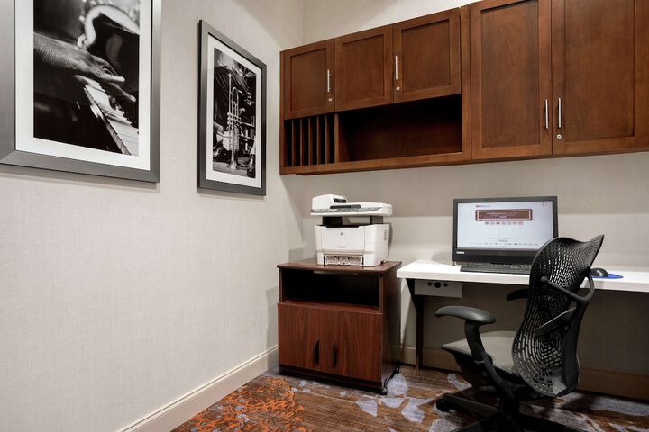 Business Center 68 of 70