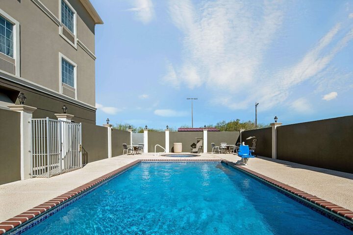 Pool 7 of 50