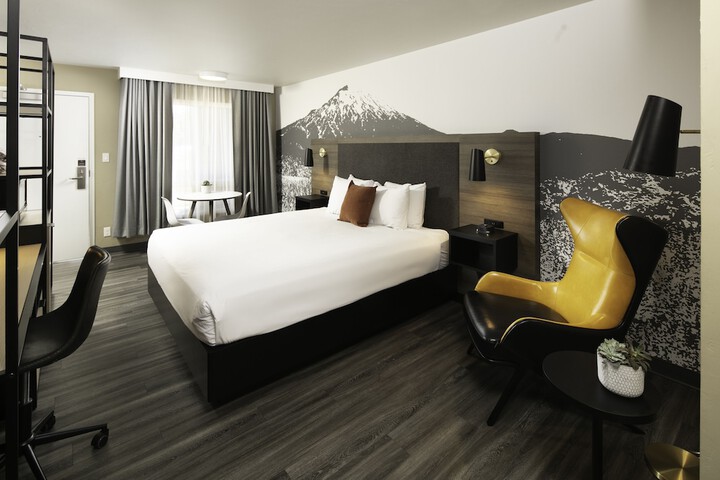 Waypoint Hotel