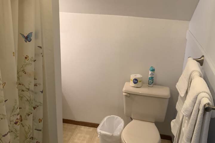 Room 28 of 53