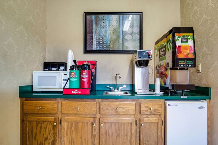 Breakfast/Coffee Service 19 of 19