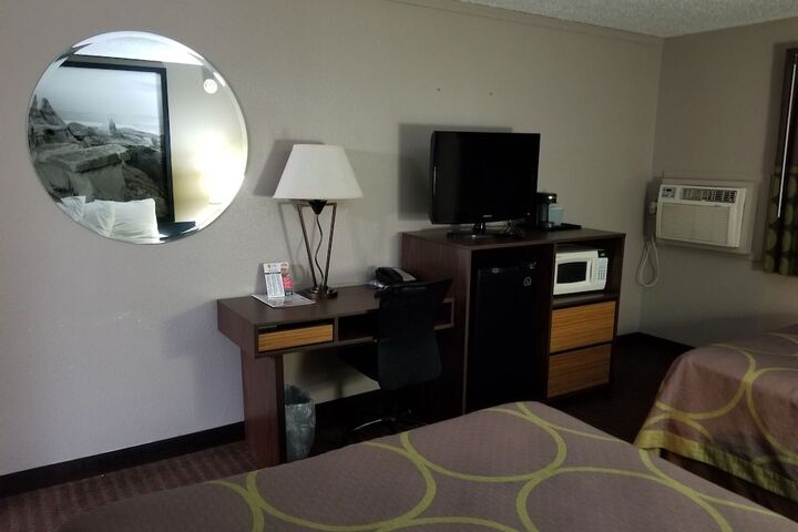 Room 42 of 60