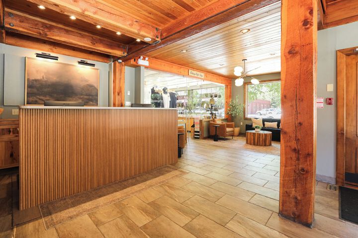Bayshore Inn & Spa