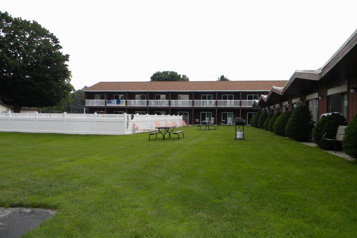 Naders Motel & Suites