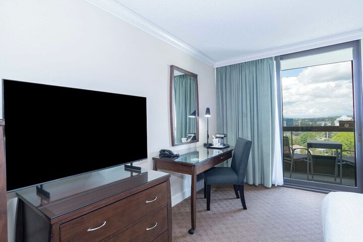 Sandman Signature Vancouver Airport Hotel & Resort