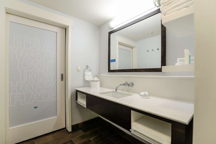 Room 53 of 78