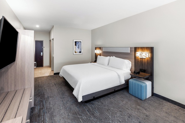 Room 47 of 67