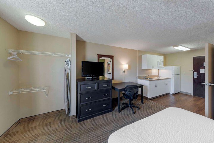Extended Stay America Suites Orange County Katella Ave