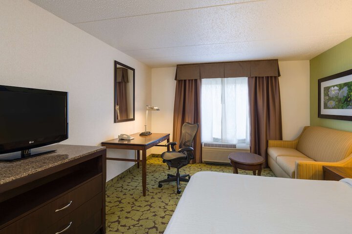 Hilton Garden Inn Edison / Raritan Center